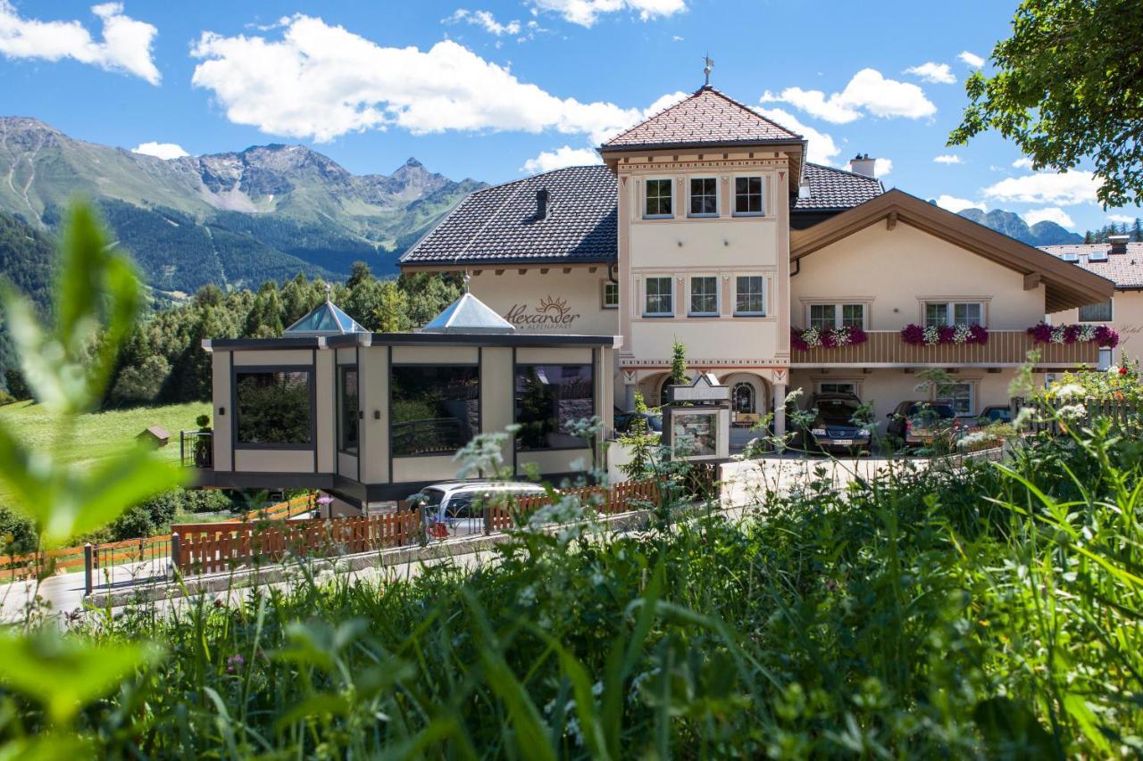 Alpenapart Ladis Ehemals Alpenapart Alexander Inklusive Sommer Bergbahnticket Exterior foto